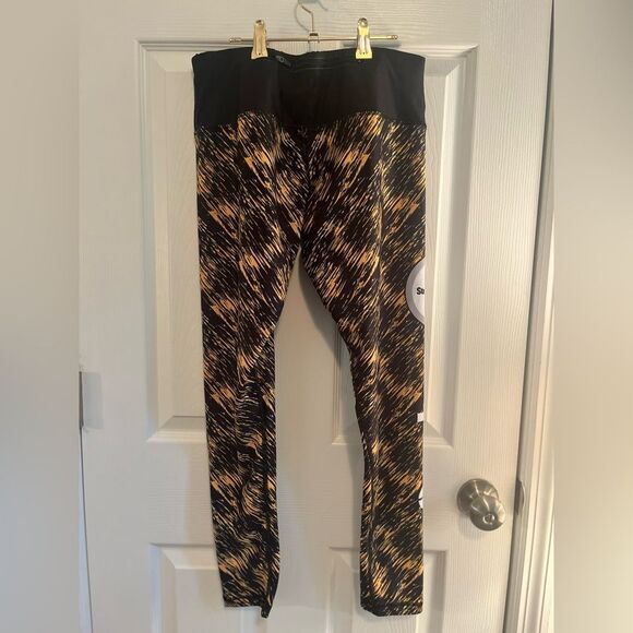 Women's Black and Gold Leggings - Picture 5 of 6